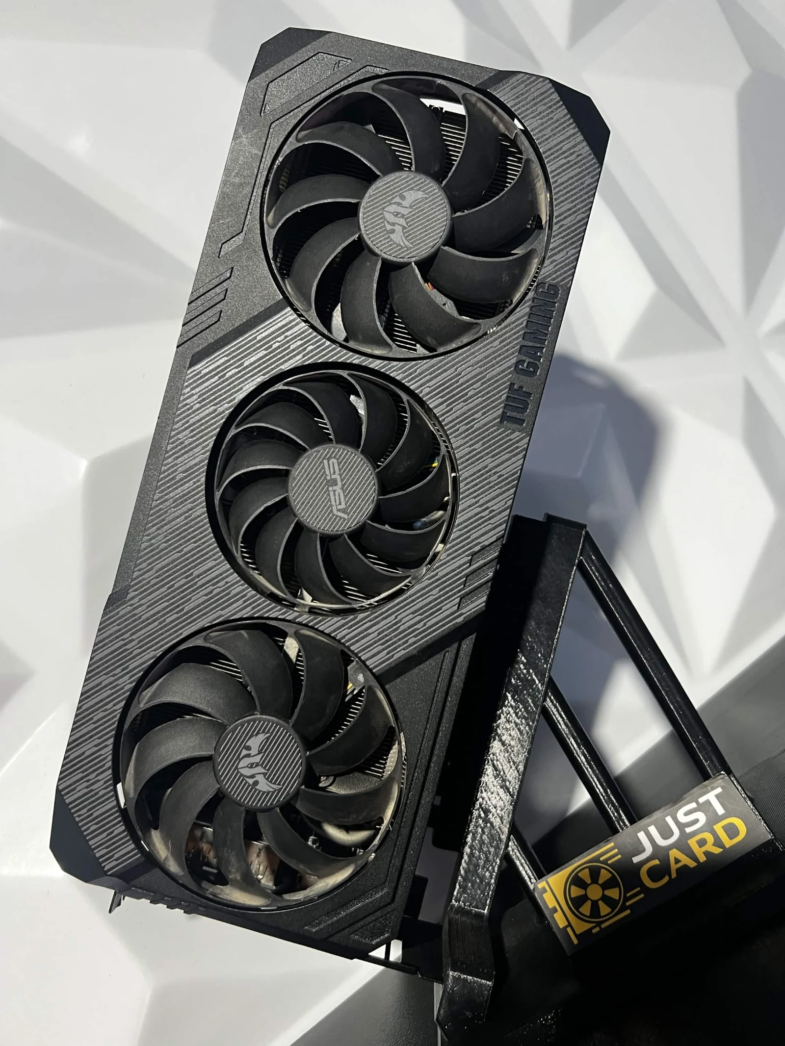 RX 5700 XT 8GB ASUS TUF Gaming Occasion — photo 1