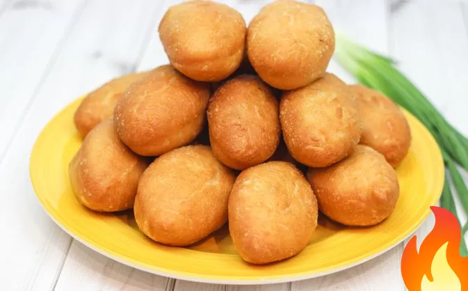 Постер Жареные пирожки с яйцом и зелёным луком