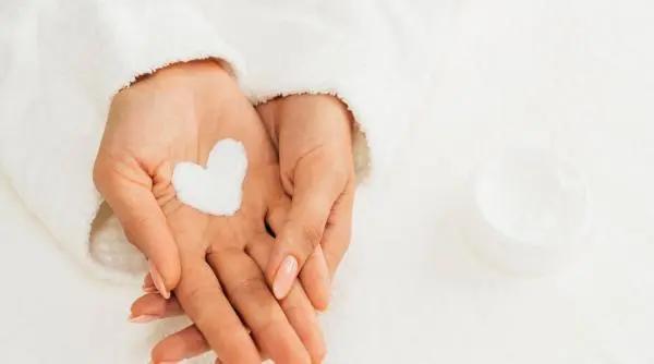 Cantitatea ideală de cremă de față, conform dermatologilor