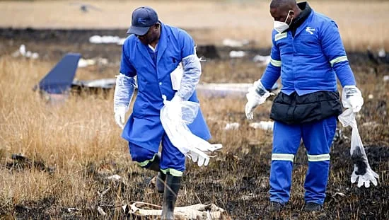 Illustration - À Igbokoda, l'eau de la vie menacée par les débris d'un crash militaire