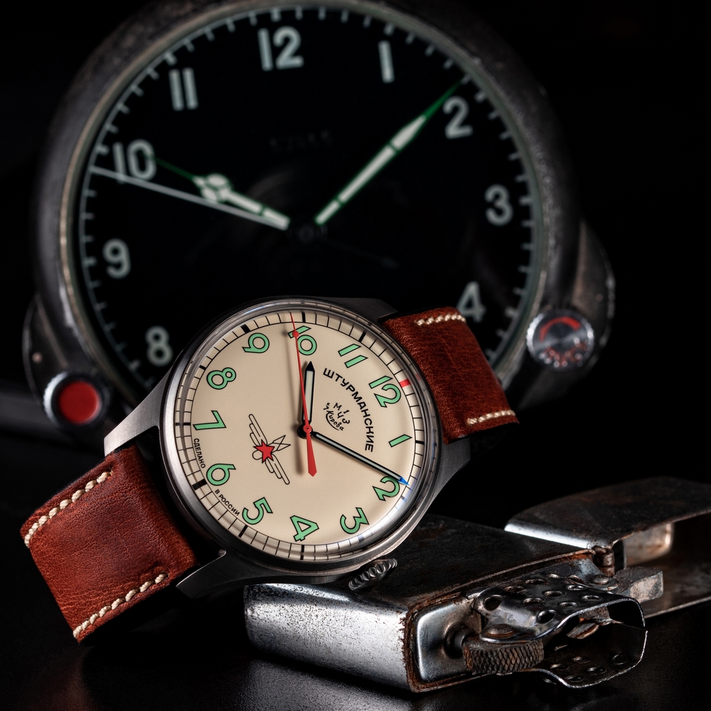 montre liée à l'espace à moins de 300 € 81-0104-synchronized