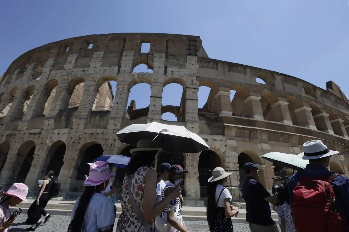 Italia prelungește programul atracțiilor turistice în august, ca refugiu de caniculă
