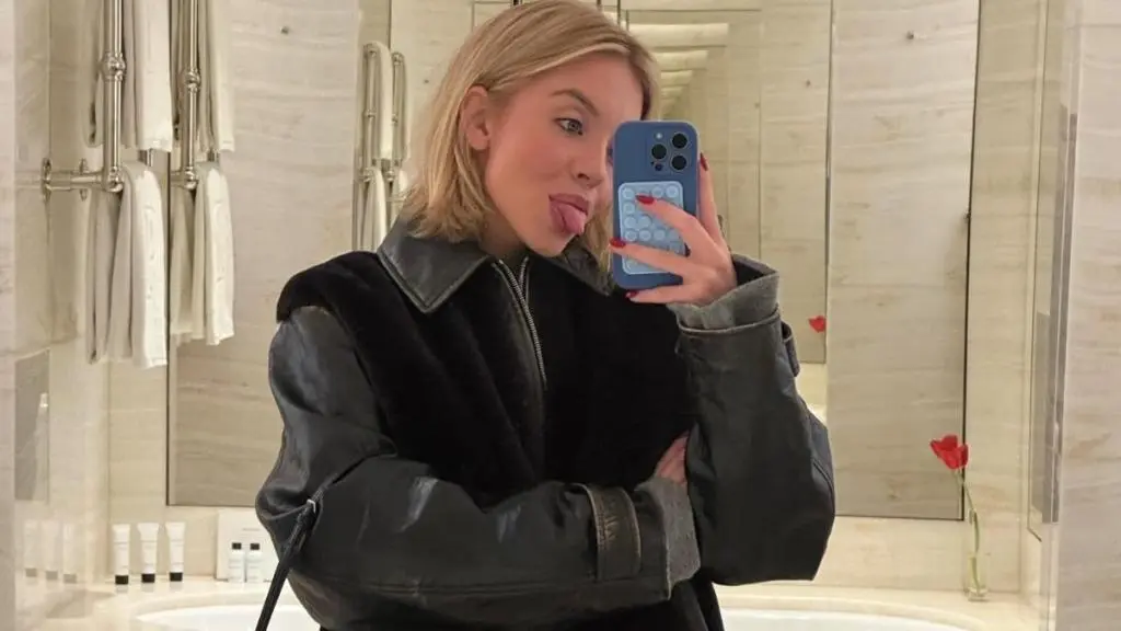 Sydney Sweeney Stuns in Revealing Crop Top