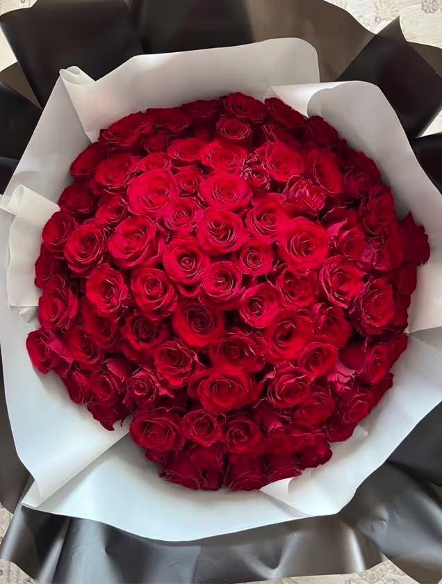 Deluxe 100 Roses