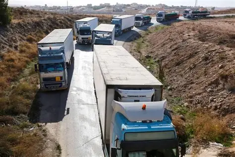 الصادرات السورية “تزدهر”… لكن الخضار تُدفن في زحمة المعابر!