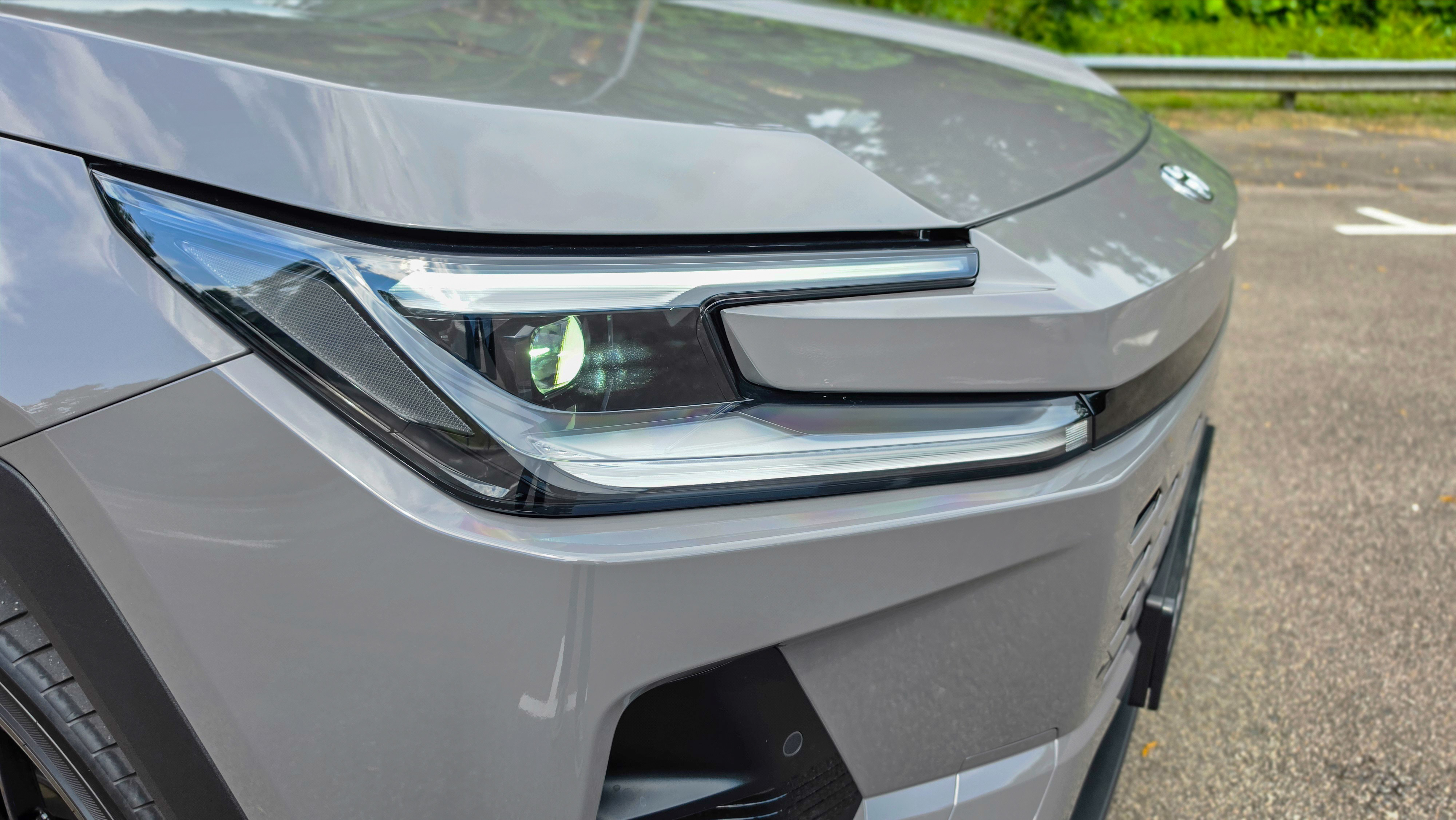 Toyota RAV4_Headlights