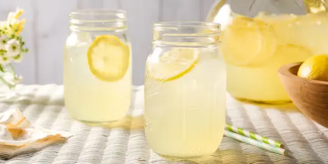 Cum transformi limonada din magazin într-o băutură de cinci stele