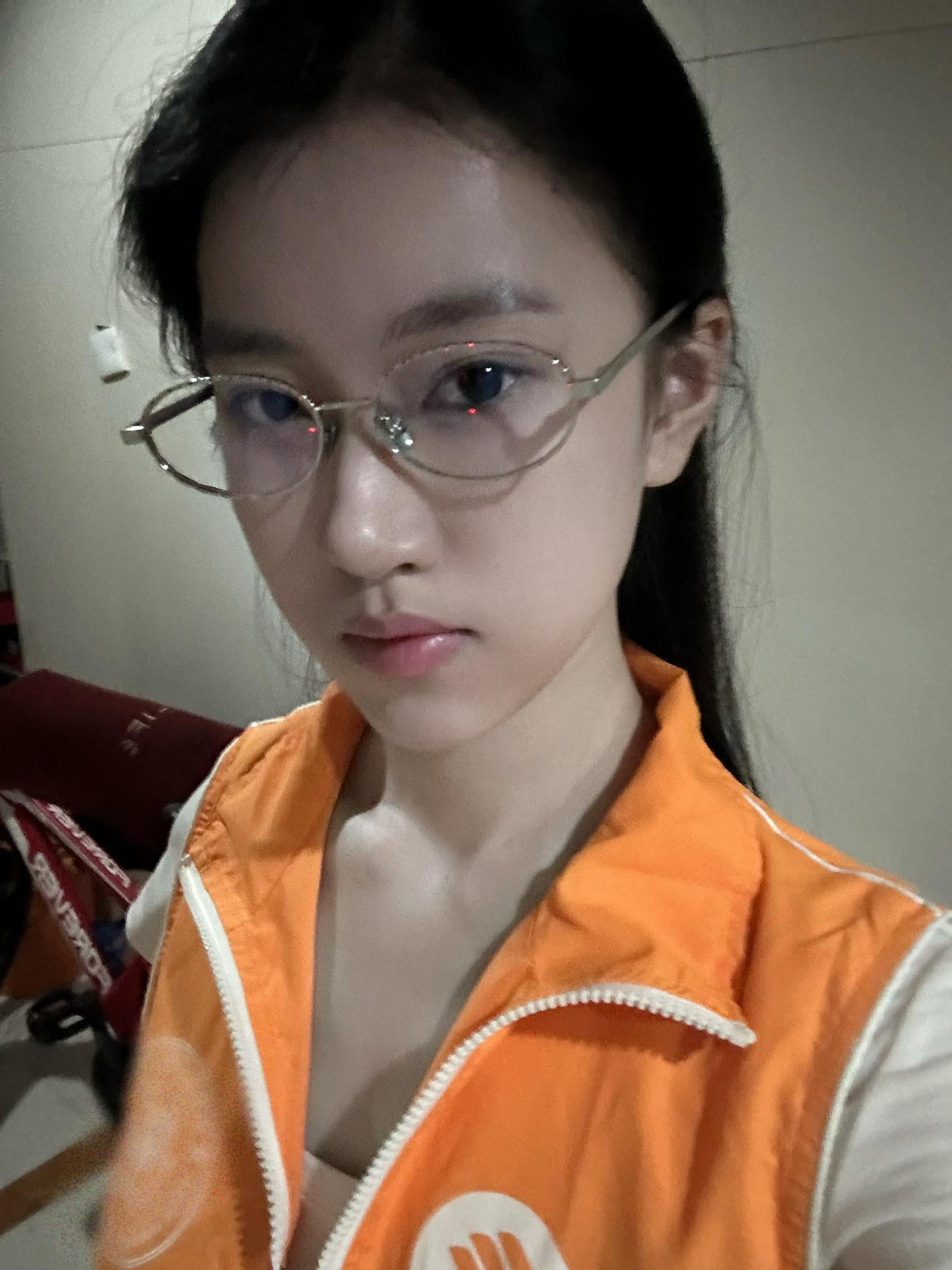 kính này trông thật tuyệt