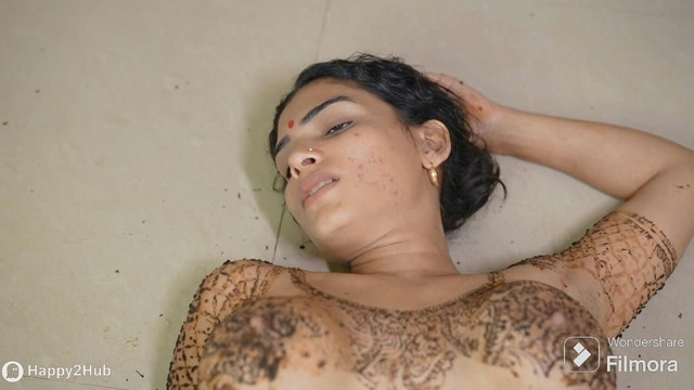 Mehndi-Resmi-R-Nair-Naked-Show-2