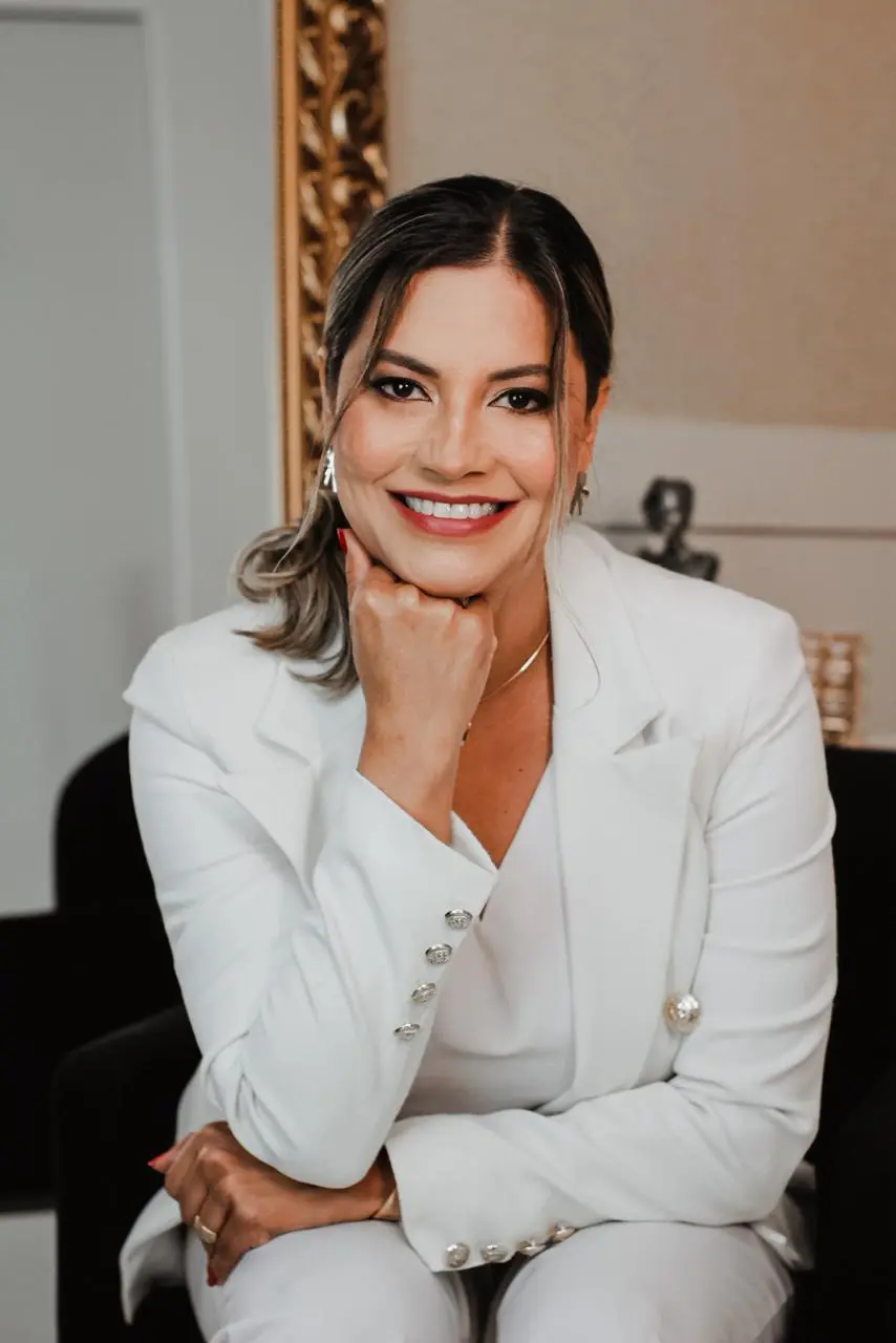Dra. Valéria Ribeiro