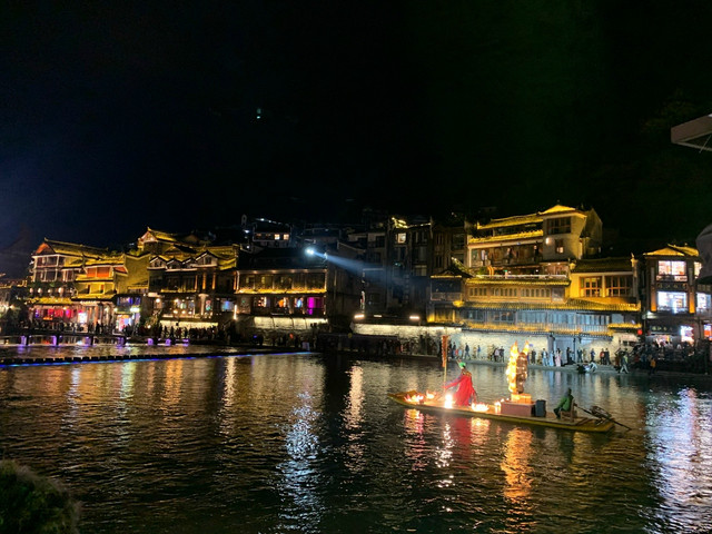 Украденное солнце. Universal Beijing Resort, Гуйлинь, Фужун, Чжанцзяцзе, Фэнхуан, Яншо. 8-17 апреля 2026. Украденное солнце. Universal Beijing Resort, Гуйлинь, Фужун, Чжанцзяцзе, Фэнхуан, Яншо. 8-17 апреля 2026.