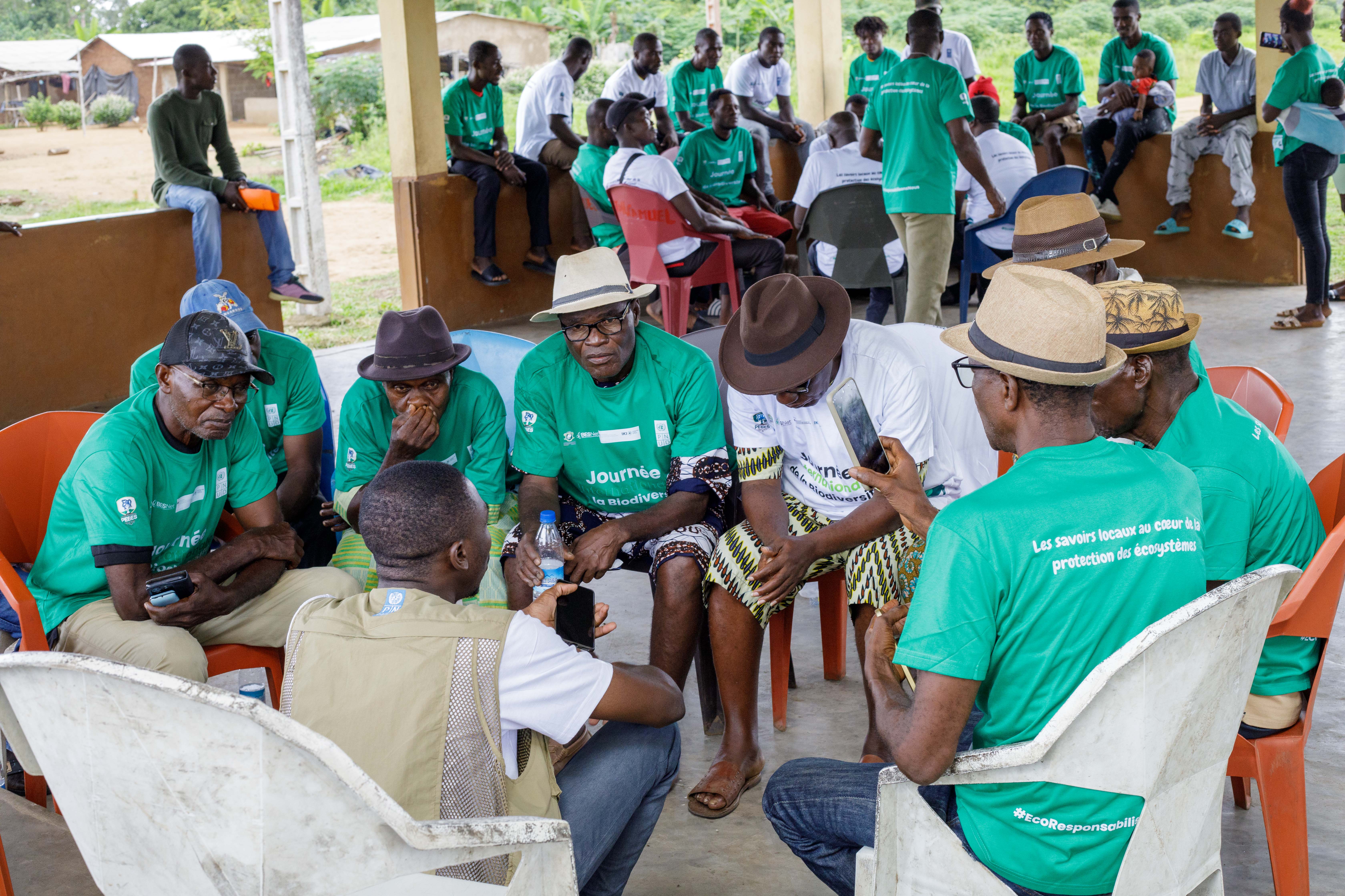 Dialogue communautaire et consultation multi-acteurs sur l’intégration des savoirs locaux