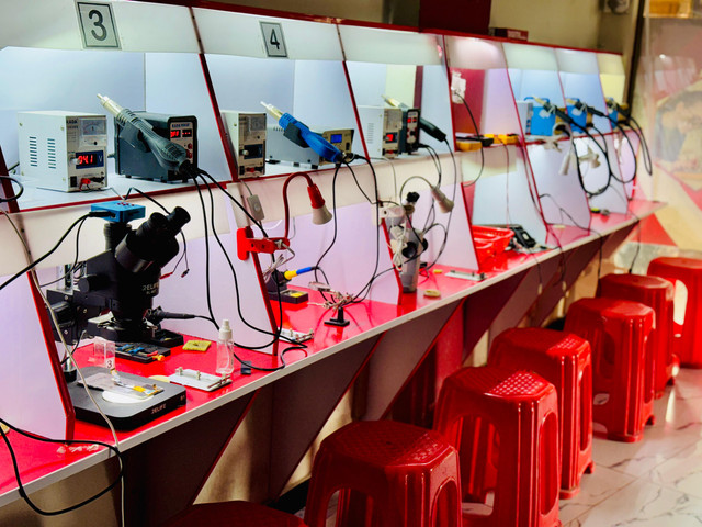 Mobile Repairing Course i Smart Training Institute (40).jpg