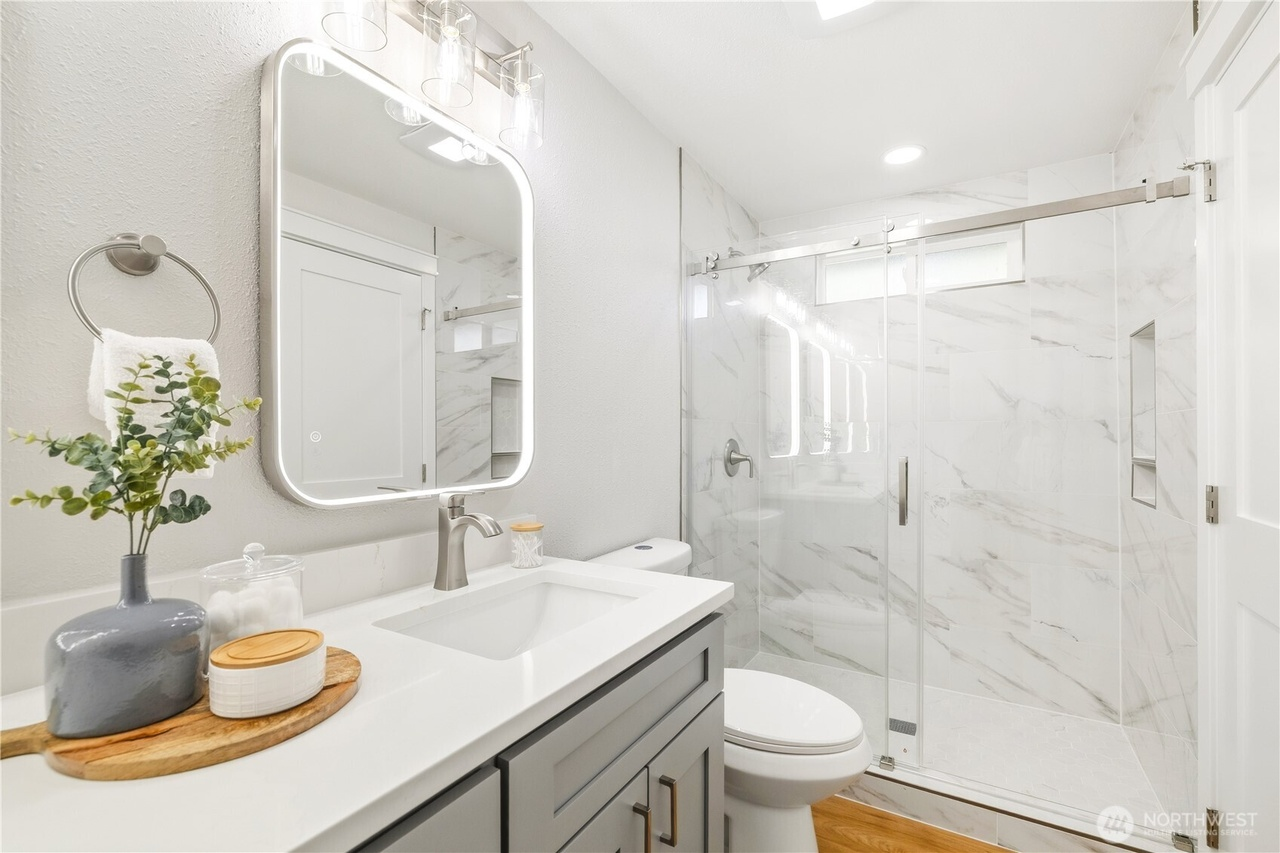 Luxury primary bathroom
