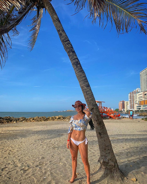 VALENTINA-GOMEZ-34