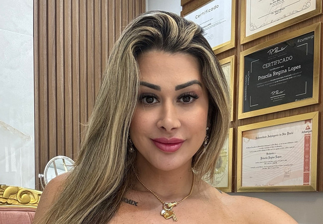 Pri-Lopes-Wallpapers-Insta-Fit-Bio-2.jpg