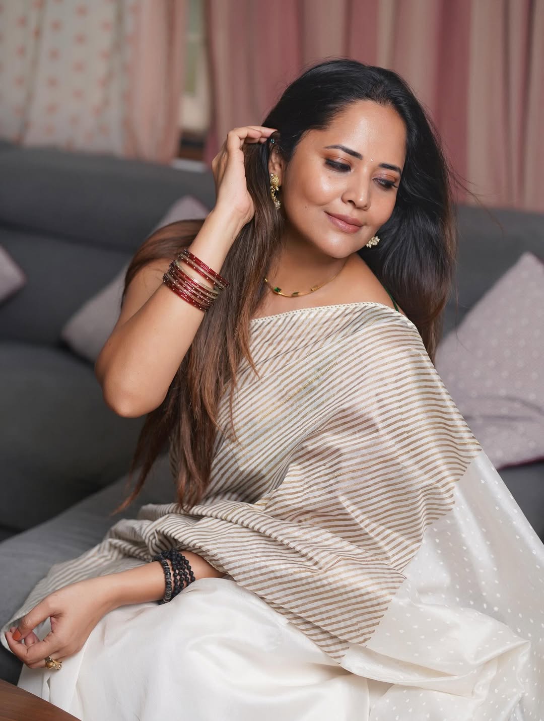 Anasuya Bharadwaj Beautiful Photoshoot