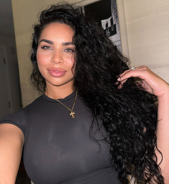 Chania Ray Wallpapers Insta Fit Bio (2).jpg