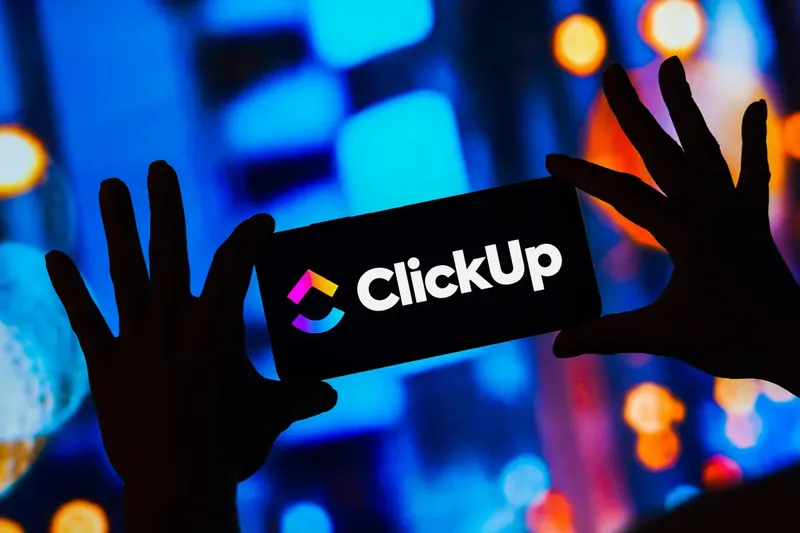 ClickUp уволил 22% сотрудников и заменил их ИИ-агентами