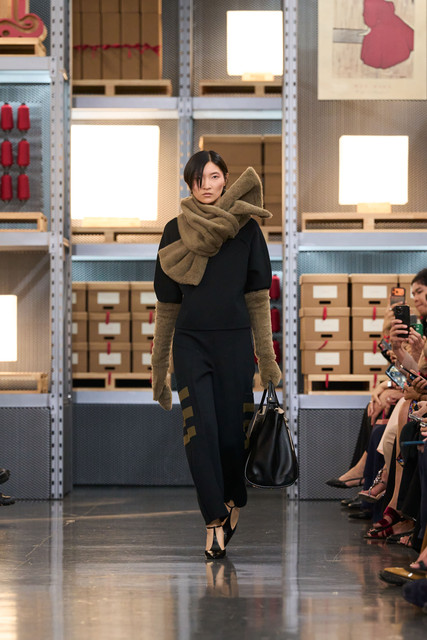 LOOK 17.jpg
