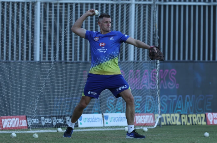 Reasons Behind Michael Hussey and Eric Simons' Departure