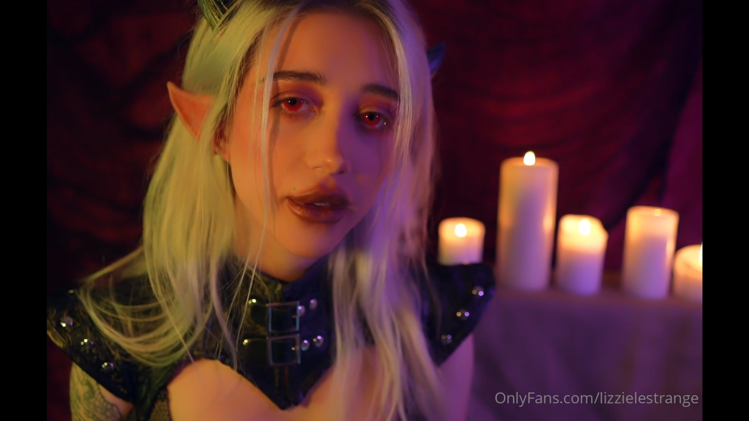 Mouthsounds ASMR [ Lizzielestrange ]