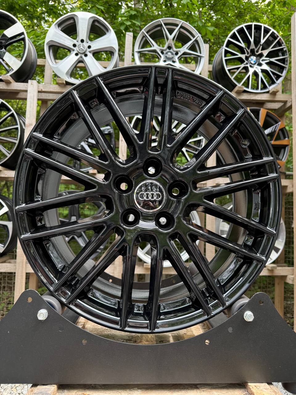 Диски Відновлені | N28 Диски 18" 5*112 8J ET48 DIA 70.6 Black Gloss R18 5*112 — купити у Львові
