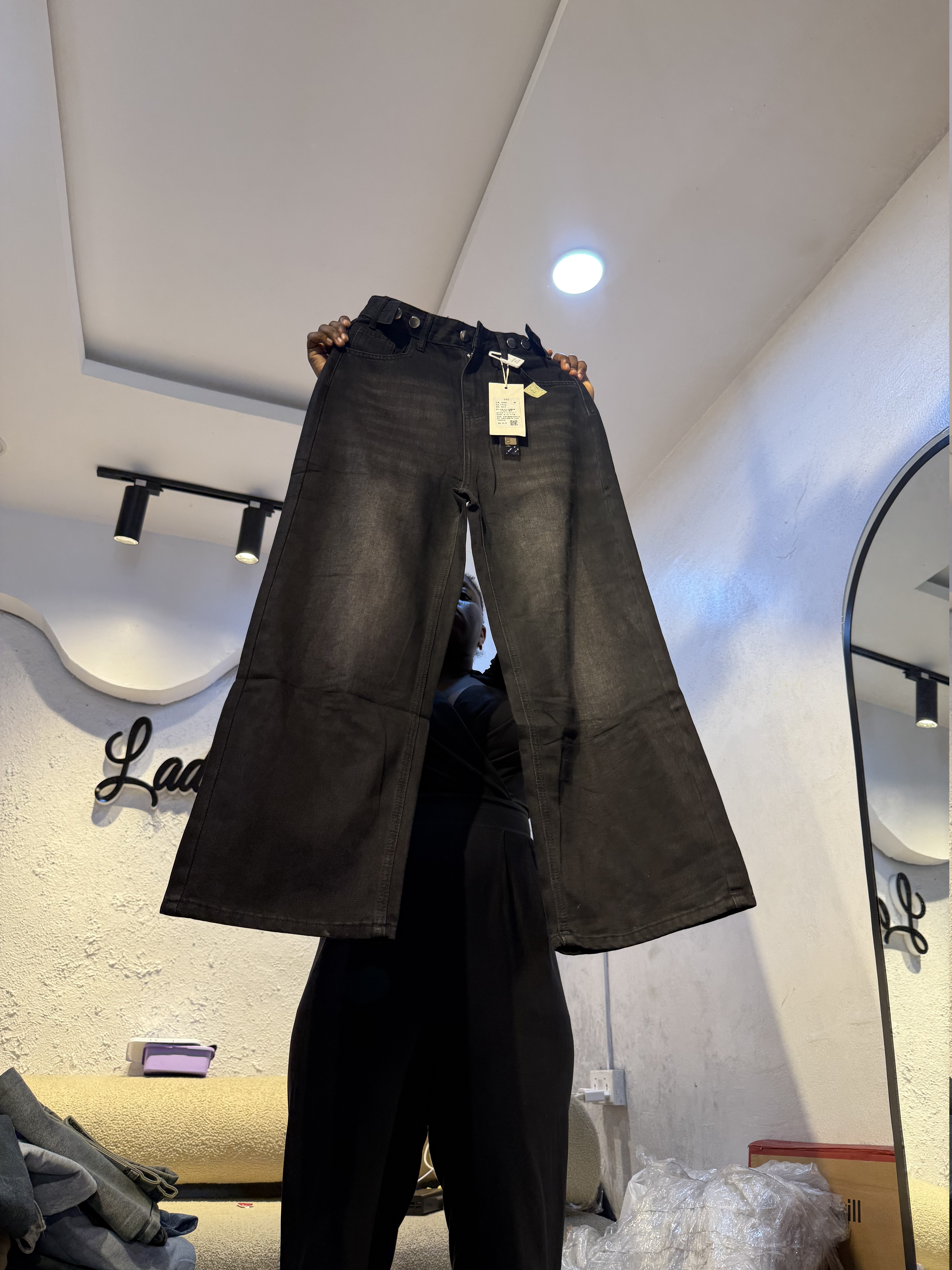 Waist 28