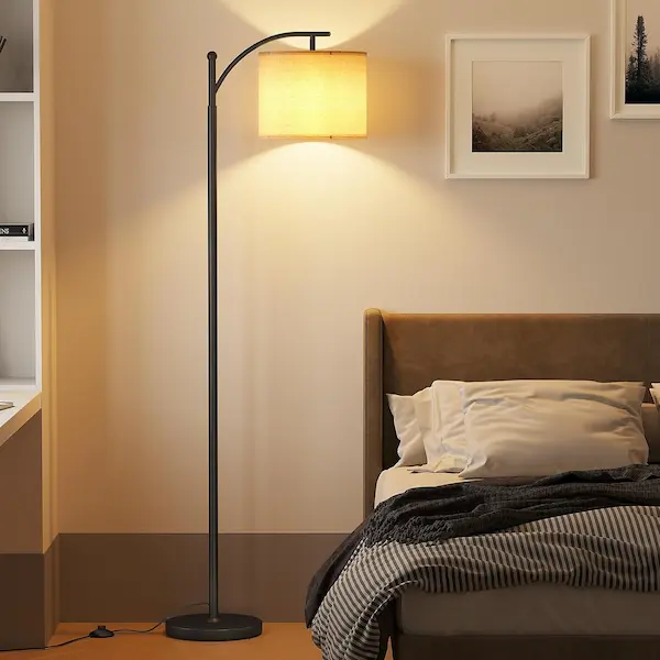 Elegant Modern Arc Floor Lamp with Adjustable Shade for Cozy Lighting