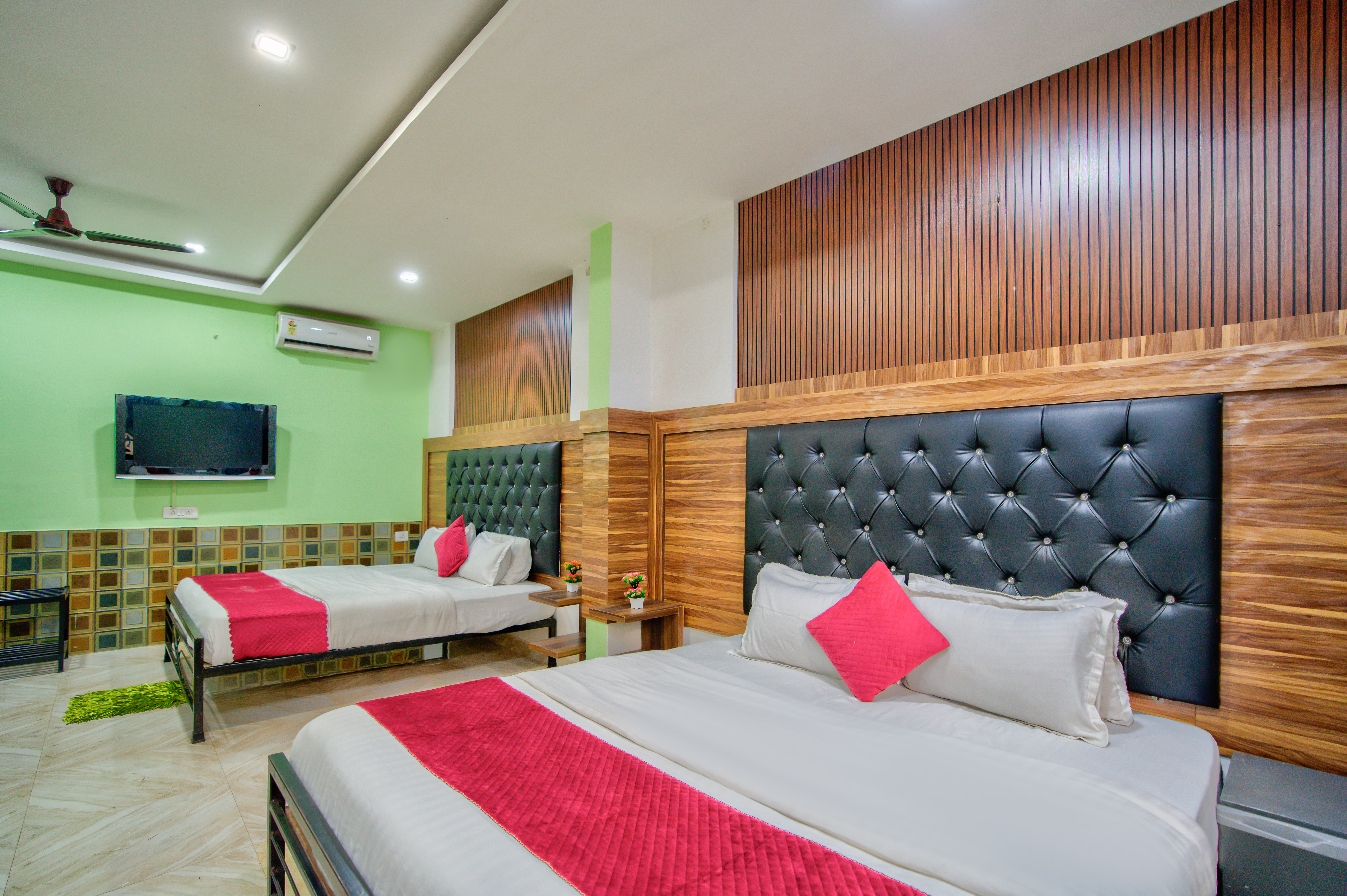 Hotel bright house