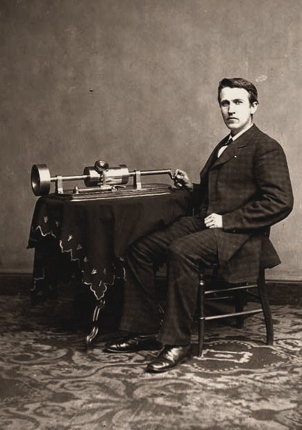 Thomas-Edison-1900.jpg