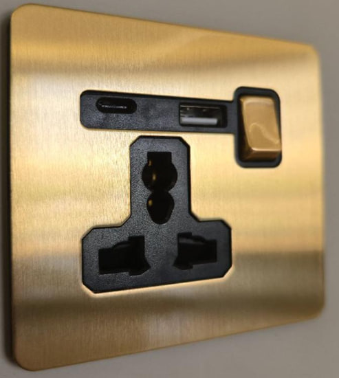 SOCKET+ USB.NIVA