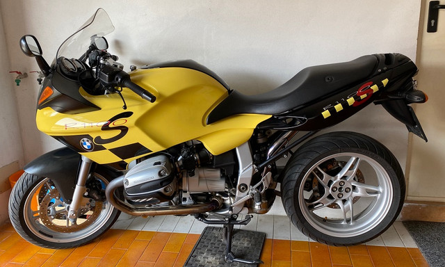 R1100S
