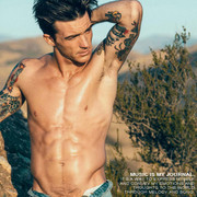 Drake-Bell083