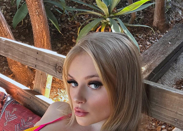 Actuallyemmy-Wallpapers-Insta-Fit-Bio-1.jpg