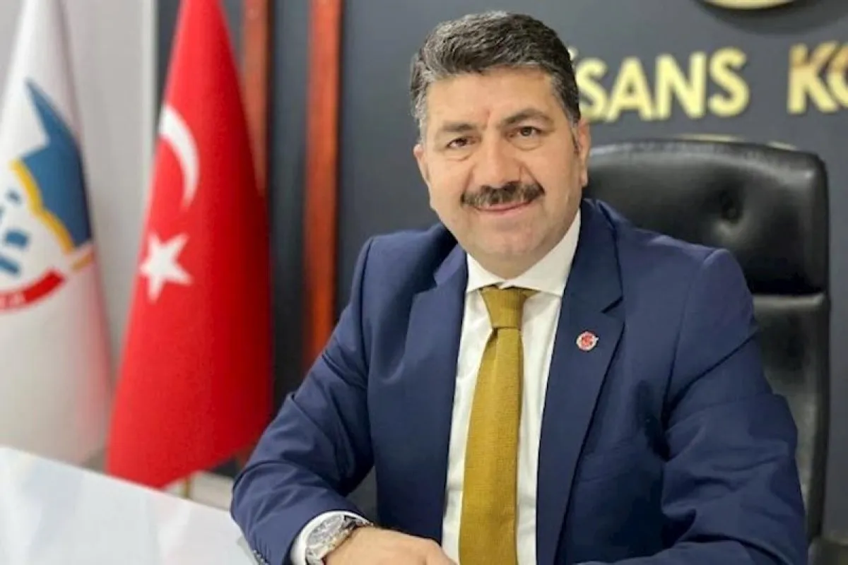 Azərbaycanla bağlı cinayət işi açılan türkiyəli yazıçı xalqdan üzr istədi