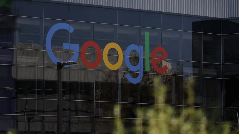 Alphabet продает акции на $80 млрд для ИИ-гонки: инвесторы в шоке