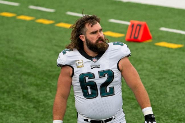 El hermano mayor de Kelce, Jason, tenía un corte de pelo similar en 2020.Icon Sportswire a través de Getty Images
