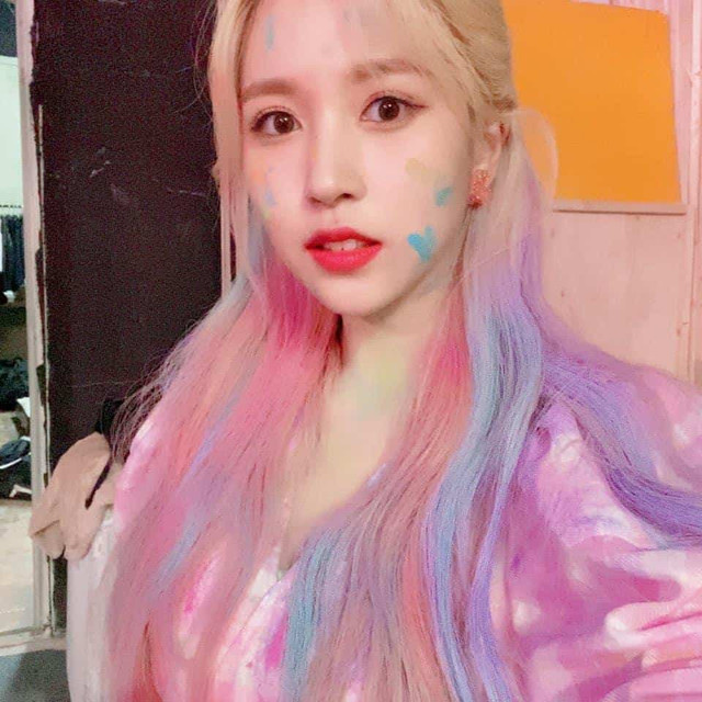 TWICE-MINA