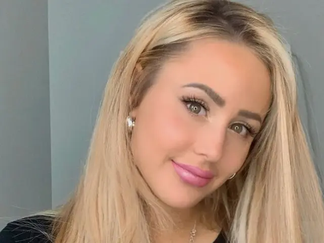 Elodie-Routhier-Wallpapers-Insta-Fit-Bio-1.webp