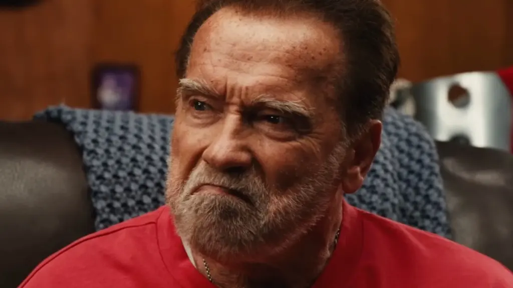 Judecătorul Arnold Schwarzenegger se întoarce pentru stabilirea legii în sala de judecată