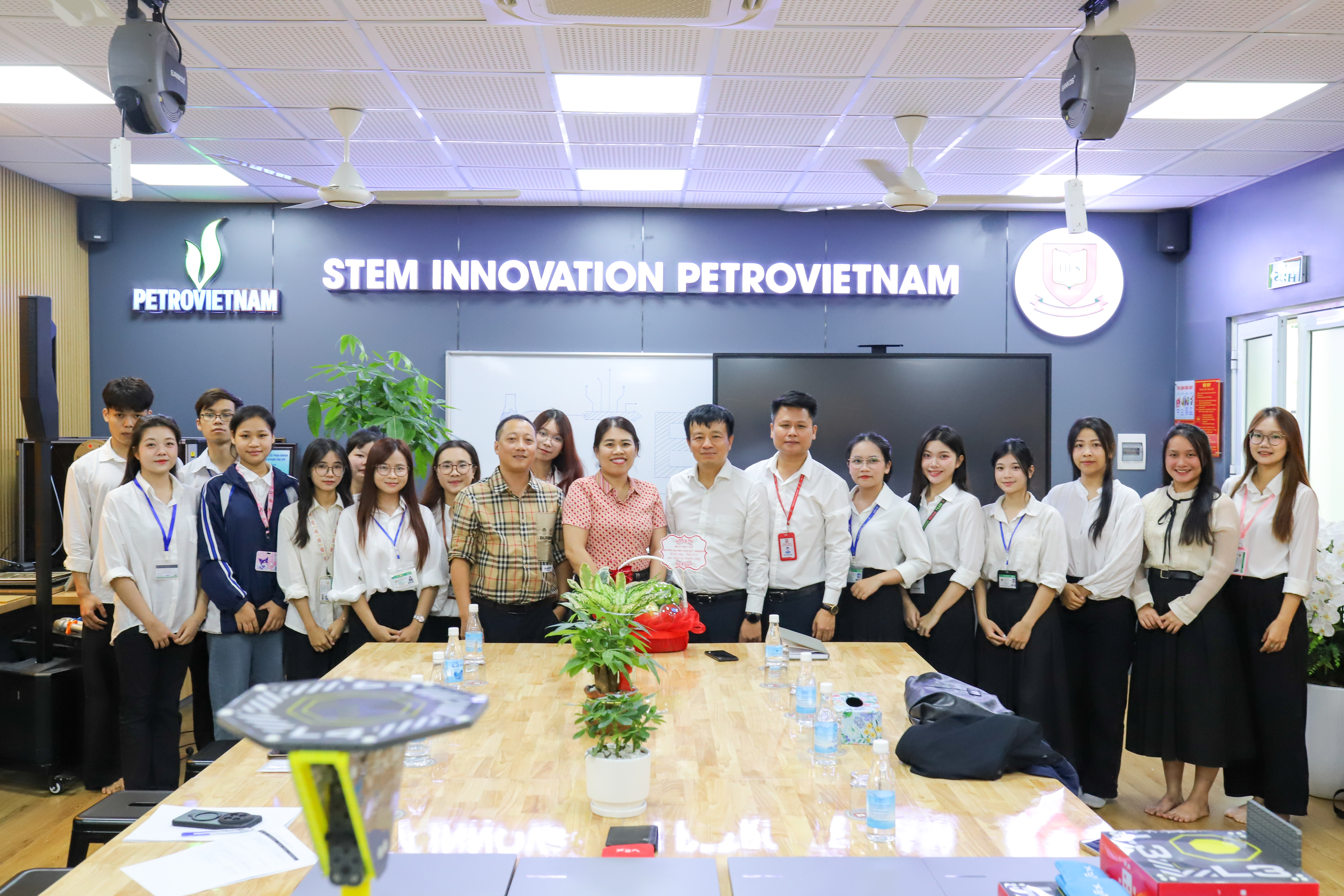 Đoàn Thực tập Nghi vụ 1 HES 4