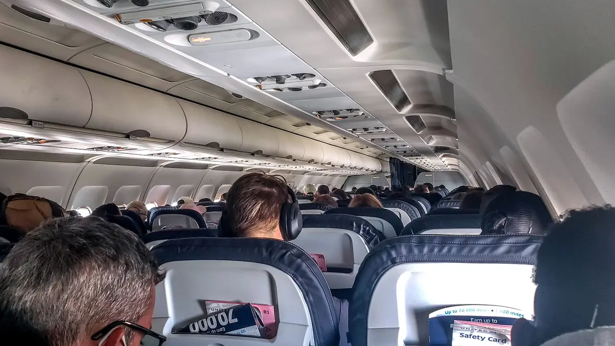 American Airlines Flight Sparks Outcry After Vomit‑Stained Seats Discovered