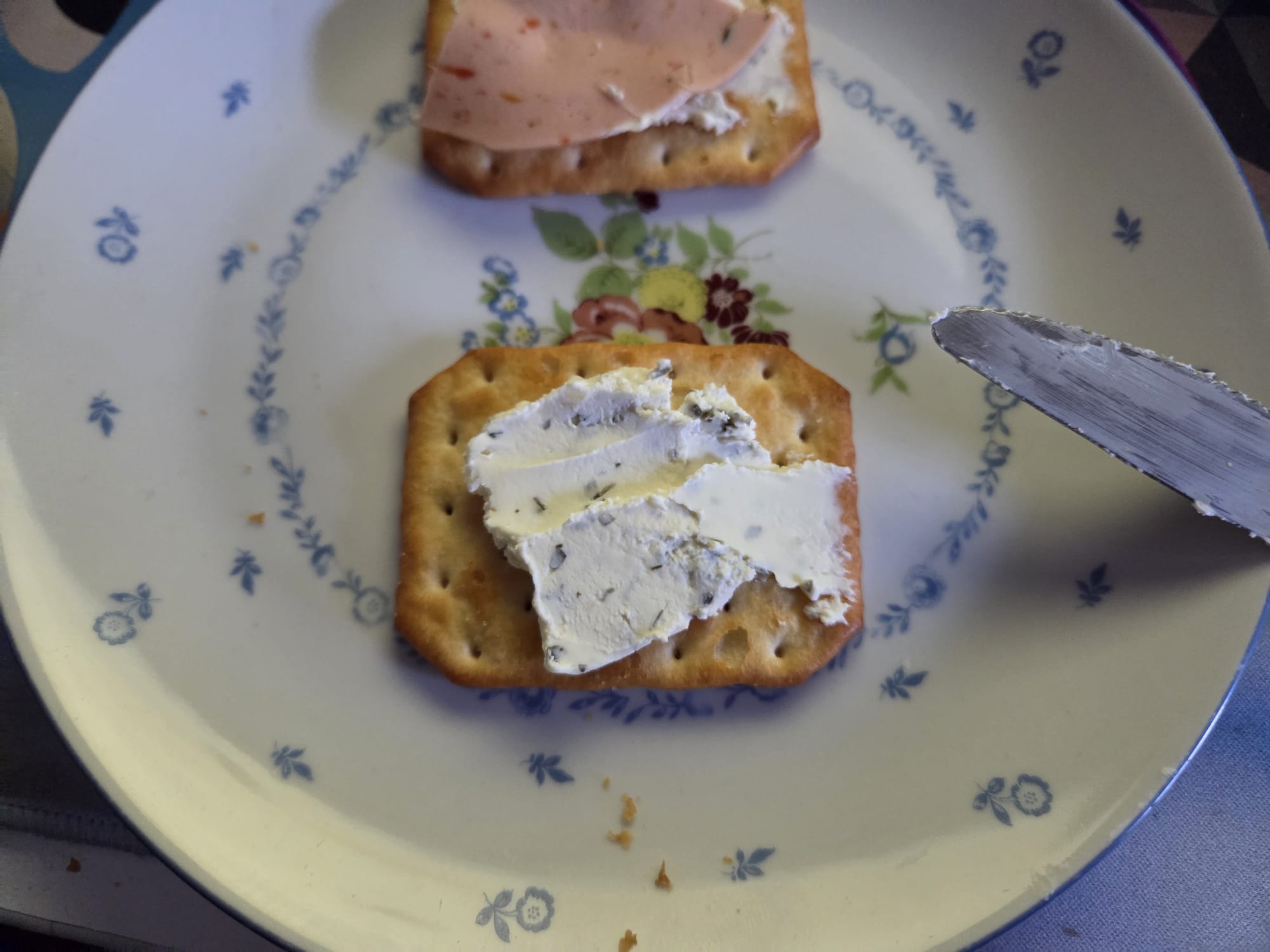 cracker2.jpg