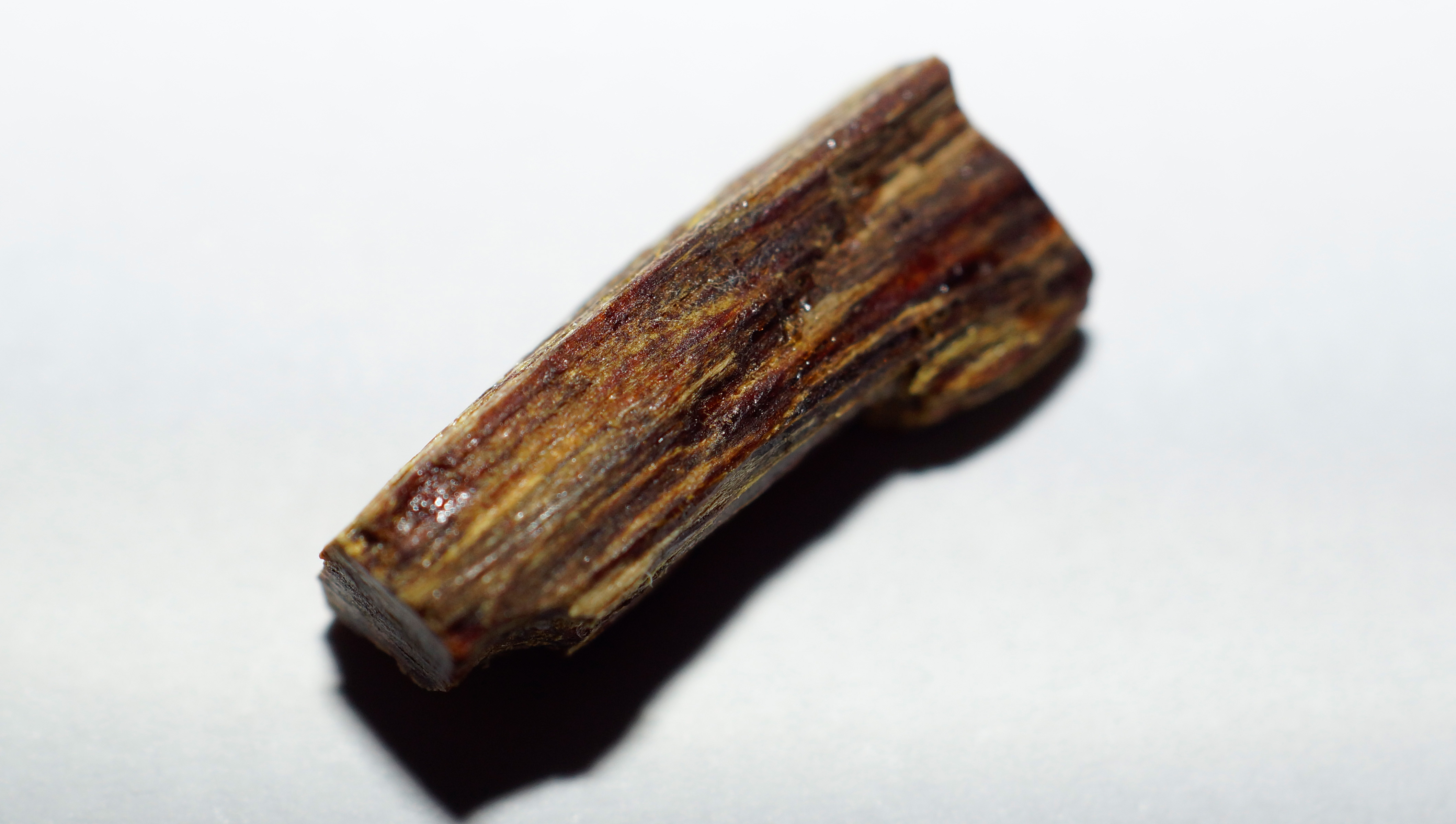 [Ouddict.com] Oud Wood