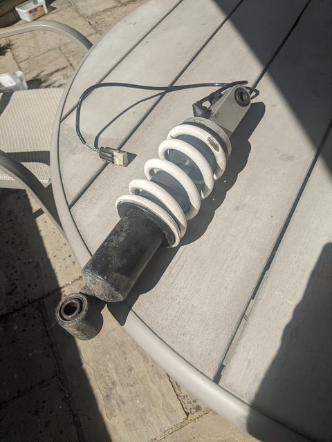 Front-suspension-unit