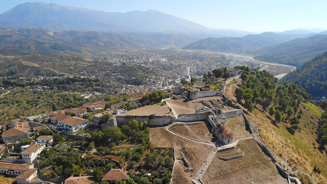 Berat-Castle-01.jpg