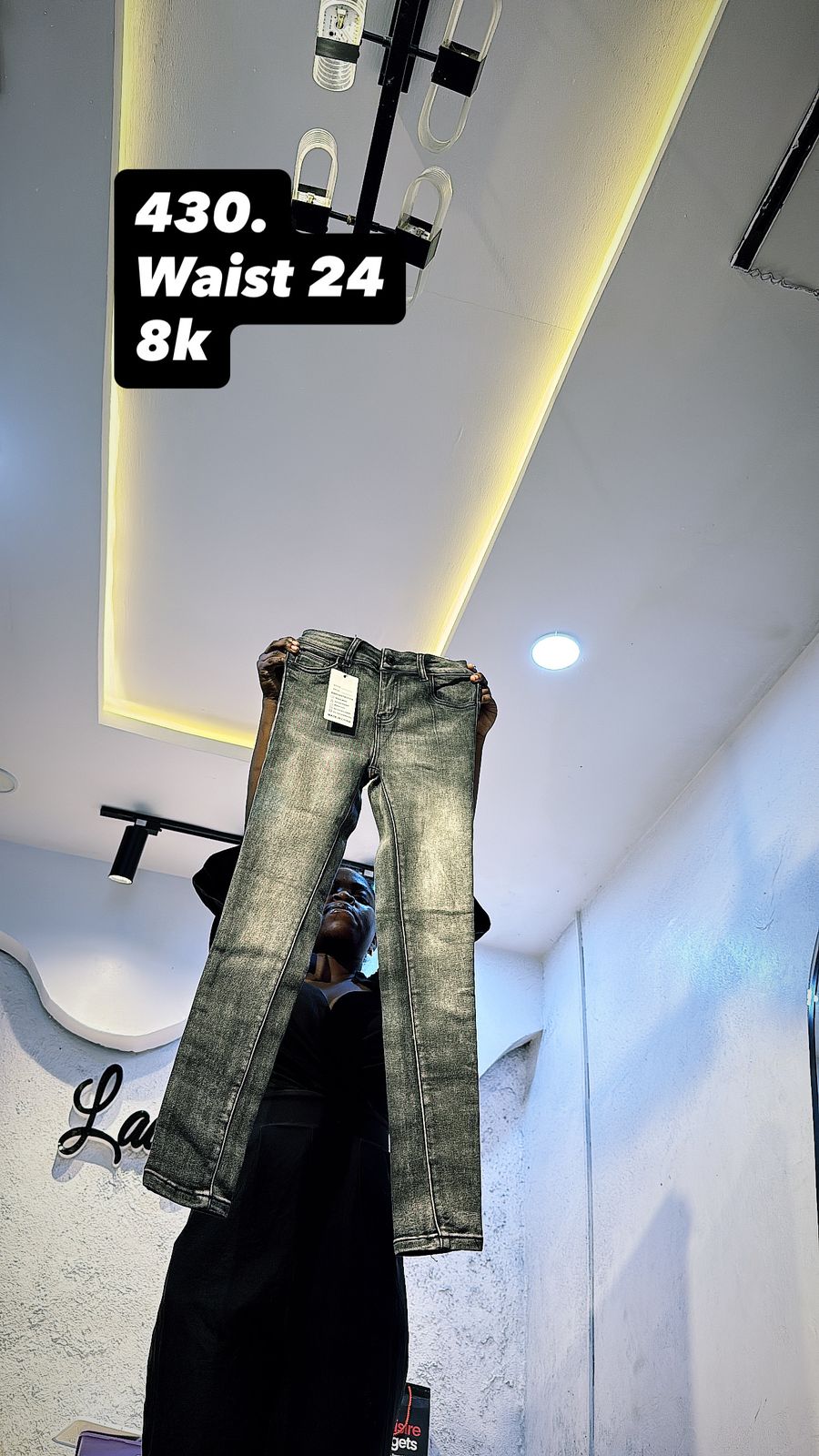 Waist 24