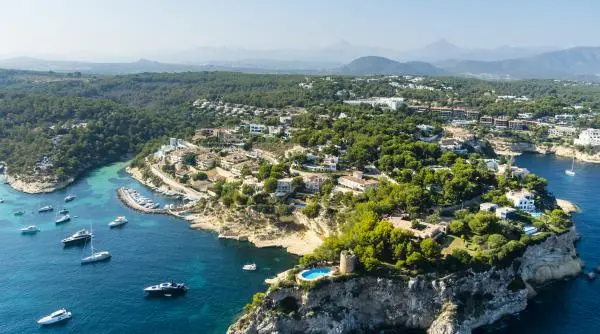 O insulă celebră interzice închirierea locuințelor în regim hotelier pentru a proteja localnicii