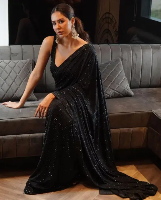 Sonam-Bajwa-4